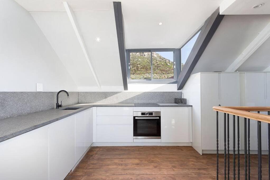 Harbour Facing Penthouse *